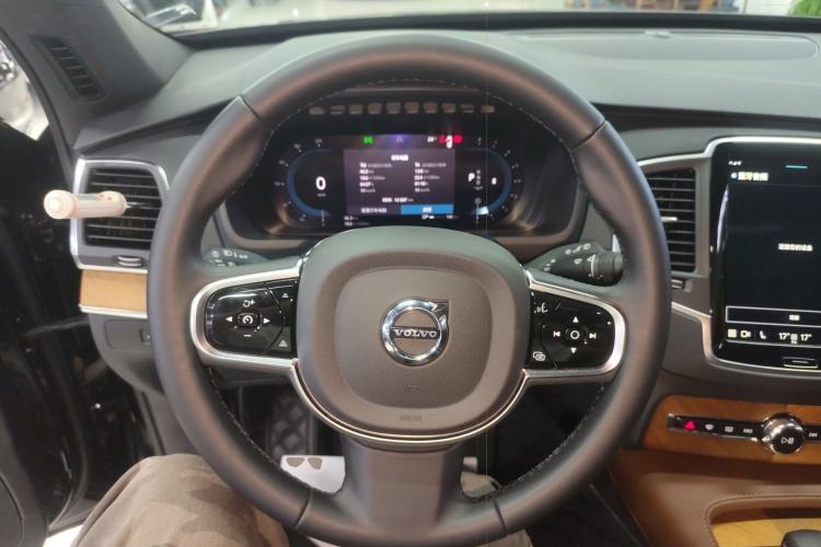 Used Volvo XC90 2024 B5 SmartDrive Luxury Edition 7-Seater
