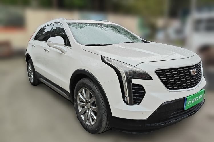 Used Cadillac XT4 2018 28T Two-Wheel Drive Leading Version Front Right 45 Deg