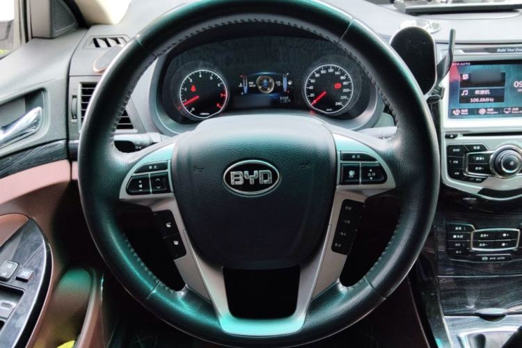 Used BYD Surui 2015 Revised Version 1.5L Manual Luxury Edition