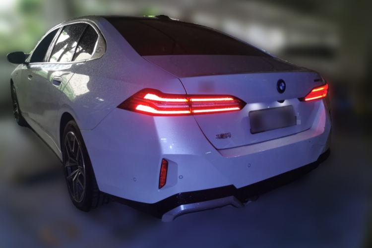 Used BMW i5 2025 eDrive 40L M Sport Package Rear Left 45 Deg