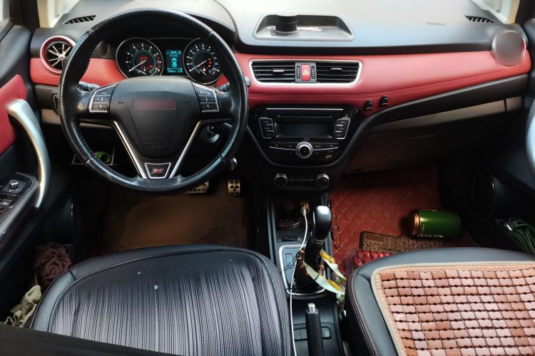 Used Haval H1 2015 1.5L AMT Urban Model Center Console