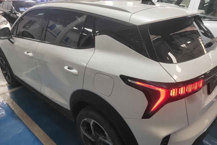 Used Lynk & Co 06 EM-P 2022 PHEV 84 km Range Pro Version Rear Left 45 Deg