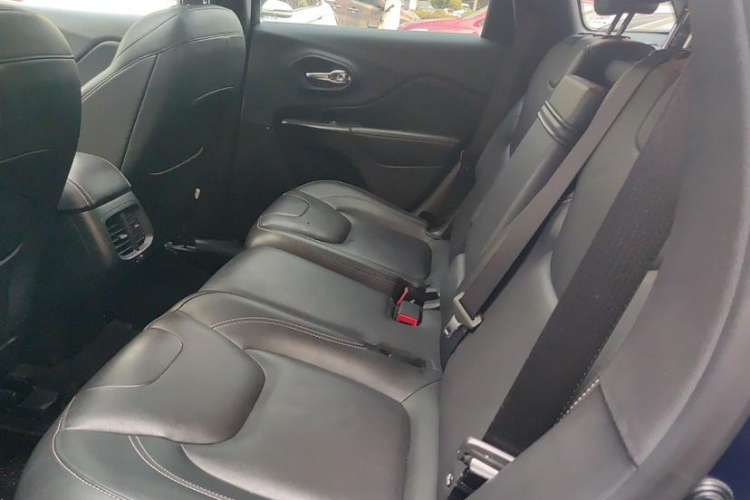 Used Jeep Cherokee 2017 2.0L Superior Edition