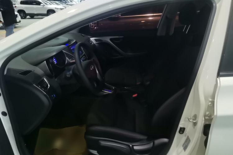 Used Hyundai Elantra (5th Generation / Langdong) 2015 1.6L Automatic Fashion Model
