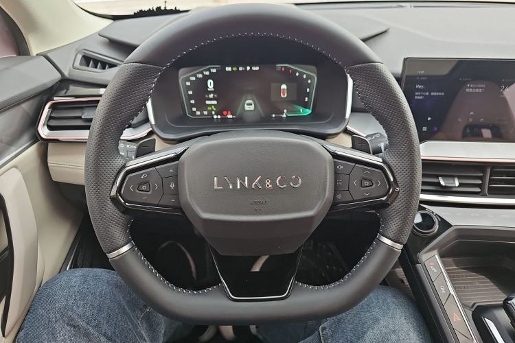 Used Lynk & Co 06 2021 1.5T Shero Pink Special Edition Steering Wheel