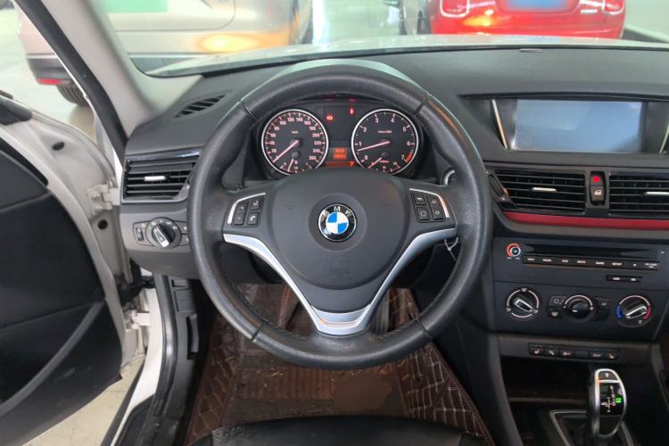Used BMW X1 2015 sDrive18i Fashion Upgrade Edition Steering Wheel