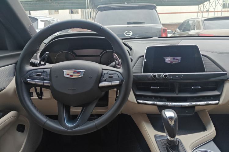 Used Cadillac CT4 2023 25T Luxury Model Center Console