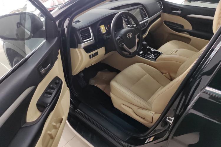 Used Toyota Highlander 2018 2.0T Two-Wheel Drive Elite Edition 7 Seats China VI Standard
