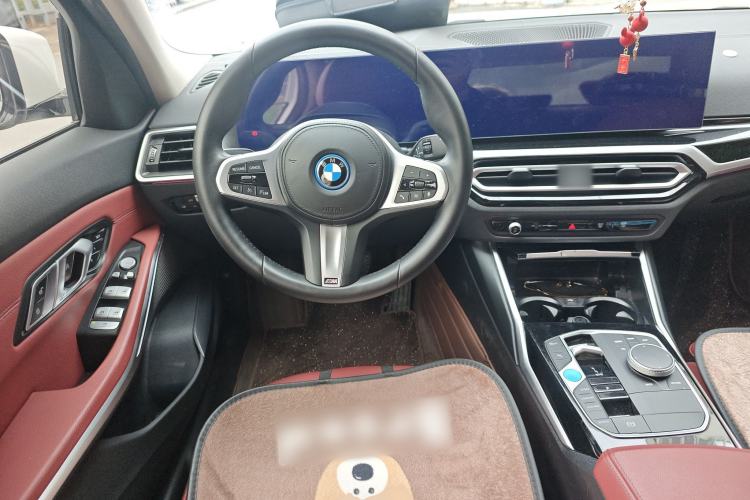 Used BMW i3 2023 eDrive 40 L Midnight Edition Steering Wheel