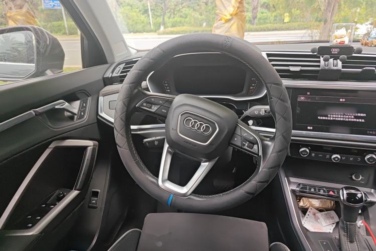 Used Audi Q3 2022 35 TFSI Progressive Dynamic Edition
