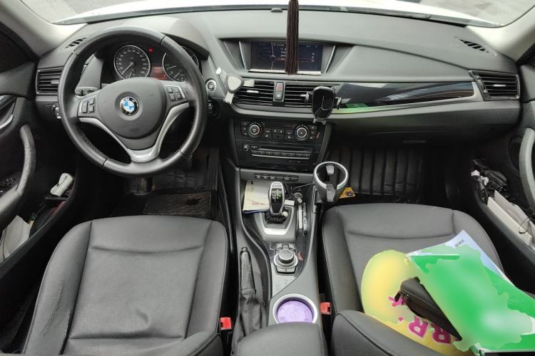 Used BMW X1 2015 sDrive18i Leading Edition Center Console