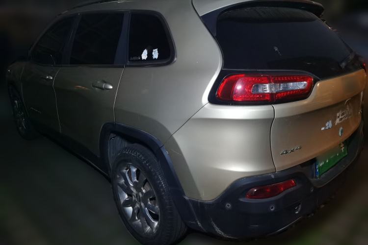 Used Jeep Cherokee 2014 2.4L Luxury Edition Rear Left 45 Deg