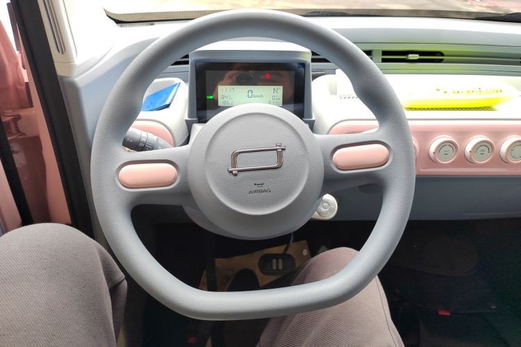 Used Bestune Pony 2026 Model 222km Cute Horse Steering Wheel