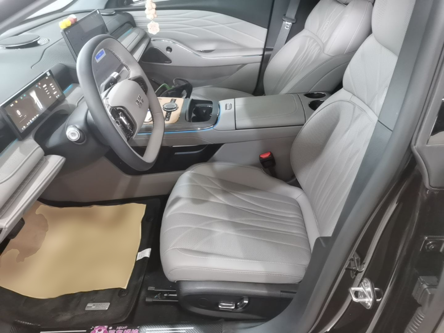 Geely Galaxy 8 2026 Model 225km EM-i Long-Range Ocean Edition — снимка 17