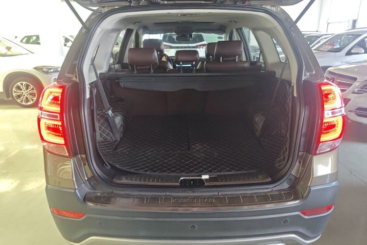 Used Chevrolet Captiva 2015 2.4L 4x4 Flagship Edition 7-Seater