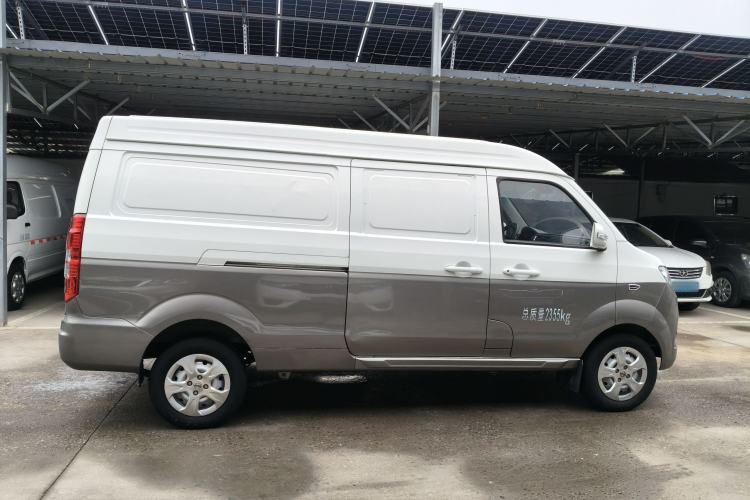 Used Jinbei New Hiace X30L 2023 1.5L Wealth Edition Van 2/5-Seater Air-Conditioned Model SWC15M