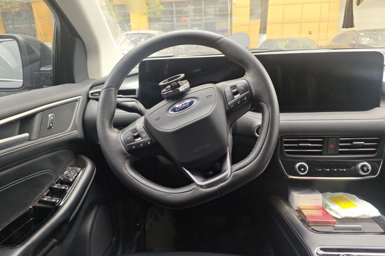 Used Ford Edge 2021 PLUS EcoBoost 245 Two-Wheel-Drive Platinum Edition 5 Seats Steering Wheel