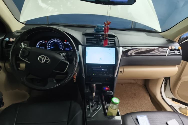 Used Toyota Camry 2015 2.0G Premier Edition Center Console