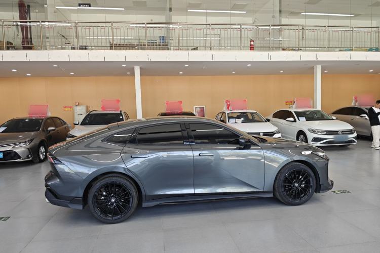 Used CHANGAN UNI-V 2024 1.5T Prestige Sport Edition Exterior 5