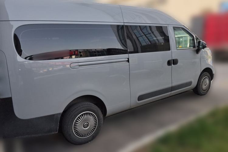 Used SAIC MAXUS Dana V1 2025 V1+ Long Wheelbase High-Roof Multi-Function Version (62 kWh)