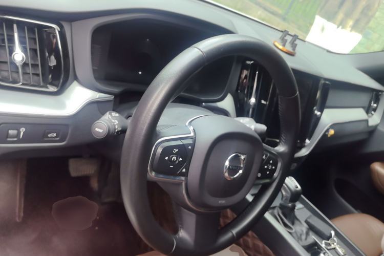 Used Volvo XC60 2021 T5 4x4 Smart Luxury Edition