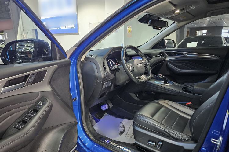Used Haval F7 2020 2.0T Two-Wheel Drive i-Active Interior 1