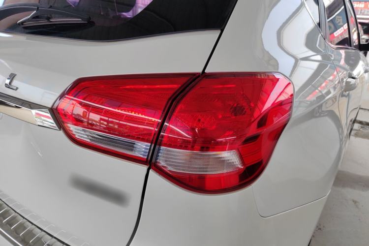 Used Haval H2 2018 Blue-Label 1.5T Dual-Clutch Two-Wheel-Drive Luxury Model Right Rear Taillight