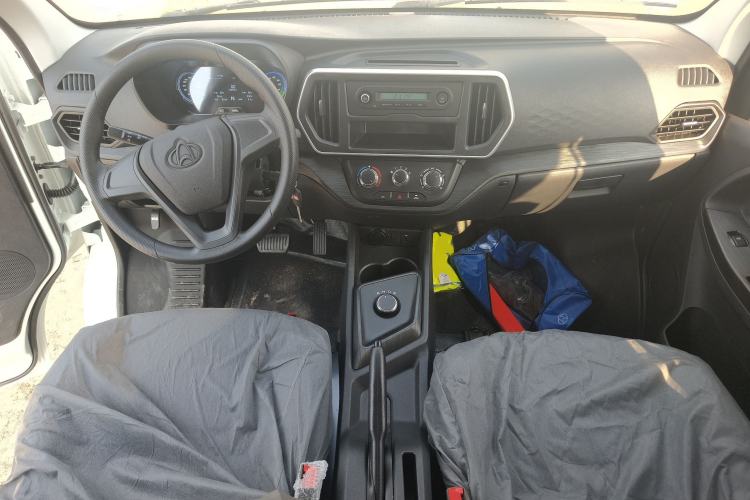 Used Chana Ruixing EM60 2025 Passenger Version Comfort Edition 6 Seats 300 km Range Side-Hinged Doors
