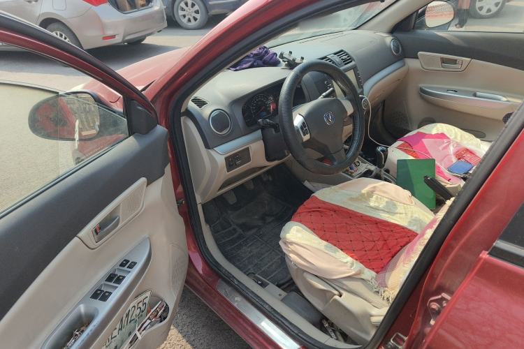 Used CHANGAN Alsvin V5 2012 1.5L Manual Sport Version China V Standard Driver Seat