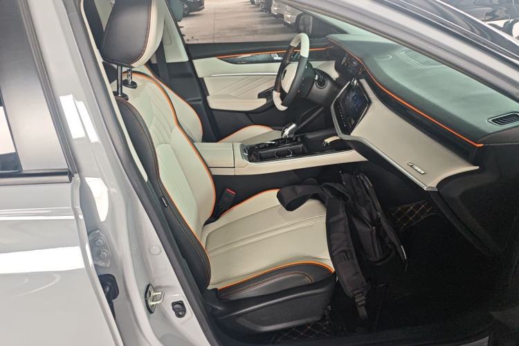 Used Dongfeng Aeolus Yixuan MAX 2023 1.5T Super Cool Trendy Dad Edition Right Front Seat