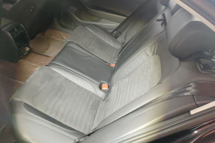 Used Volkswagen Magotan 2017 330TSI DSG Luxury Model Left Rear Seat