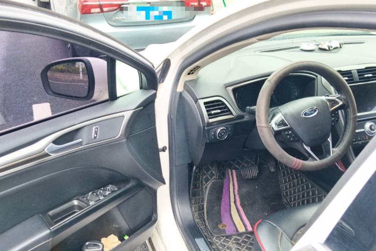 Used Ford Mondeo 2018 EcoBoost 180 Fashion Edition Driver Seat