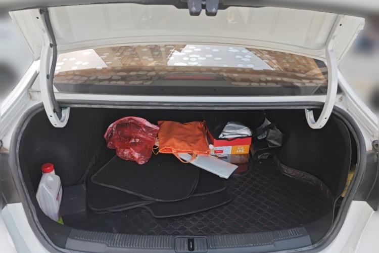 Used Roewe i5 2019 1.5L Automatic 4G Connected Langhao Edition Trunk