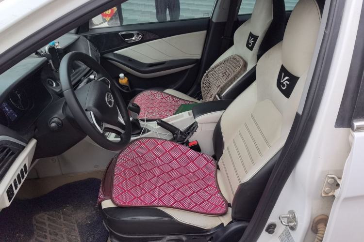 Used Soueast V5 Lingzhi 2017 1.5L Manual New Elite Model