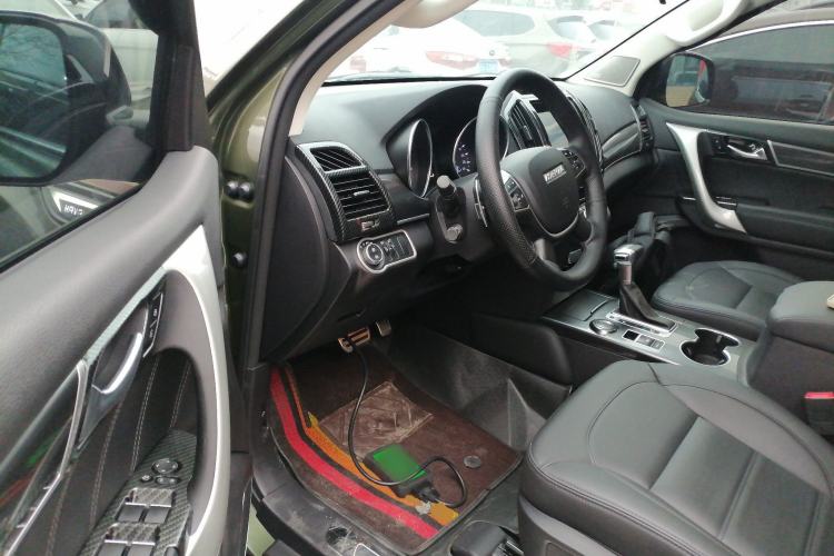 Used Haval H9 2016 2.0T Four-Wheel Drive Elite Version 7 Seats
