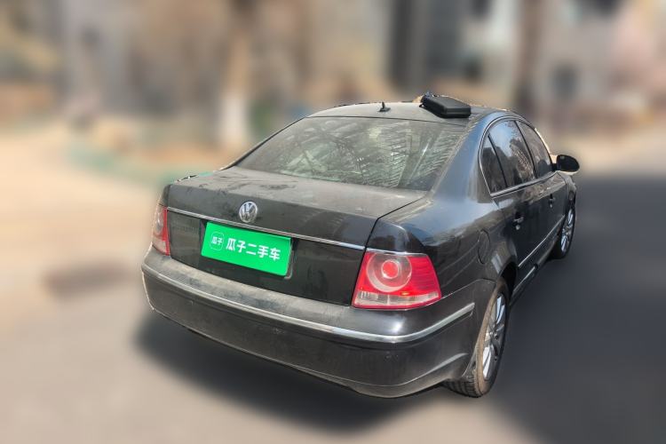 Used Volkswagen Passat 2005 1.8T Automatic Luxury Model Rear Right 45 Deg