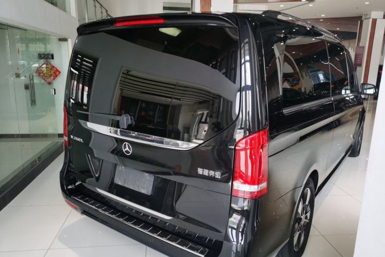 Used Mercedes-Benz V-Class 2020 V 260 L Long-wheelbase Luxury Edition Rear Right 45 Deg