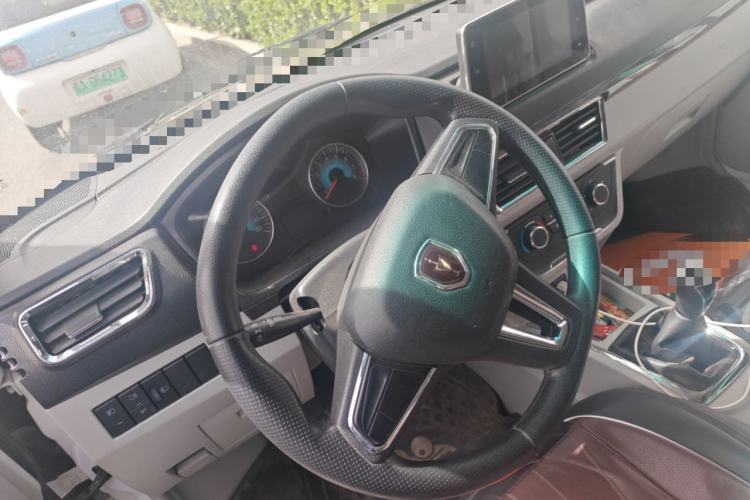 Used Jinbei New Hiace X30L 2024 Wealth Edition Van 2/5 Seats Steering Wheel