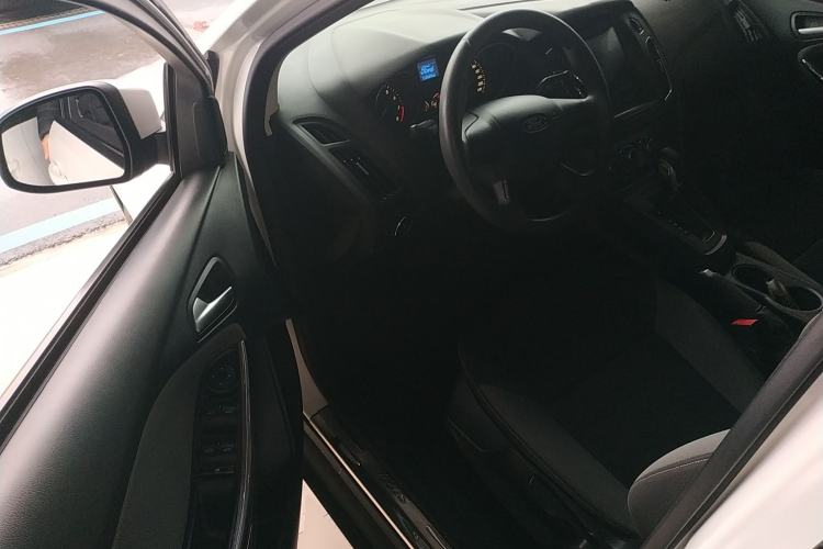 Used Ford Focus 2012 Hatchback 1.6L Automatic Comfort Model
