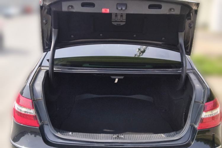 Used Mercedes-Benz E-Class 2013 E 260 L CGI Elegant Model
