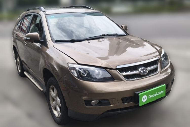 Used BYD S6 2013 Platinum Edition 2.0L Manual Elite Model Front Right 45 Deg