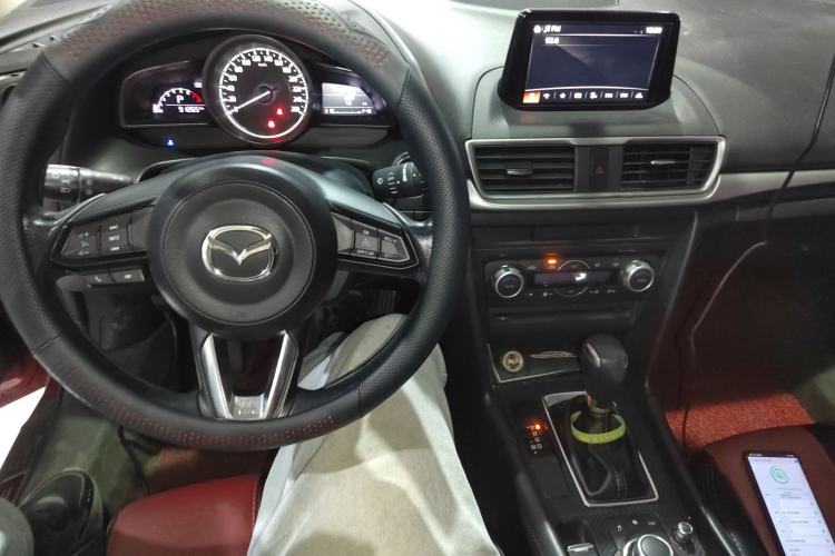 Used Mazda 3 Axela 2017 Hatchback 1.5L Automatic Luxury Model Emission Standard China V
