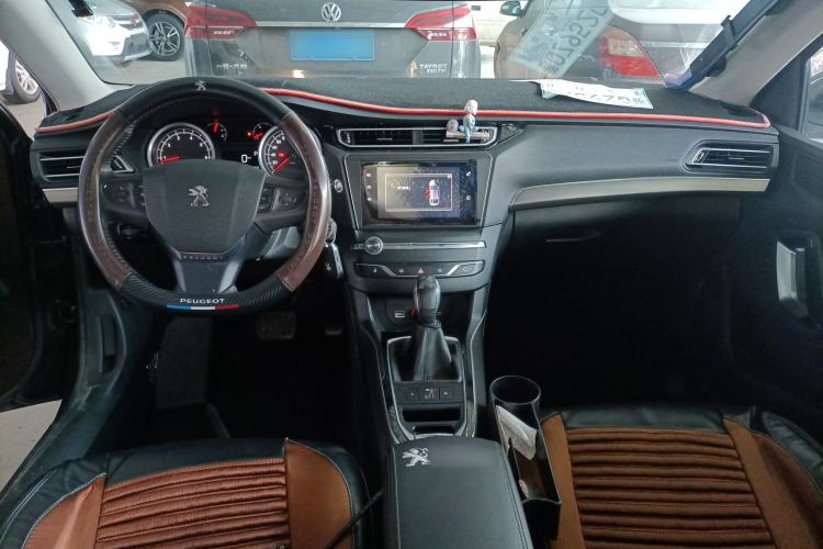 Used Peugeot 408 2014 1.8L Automatic Luxury Edition Center Console