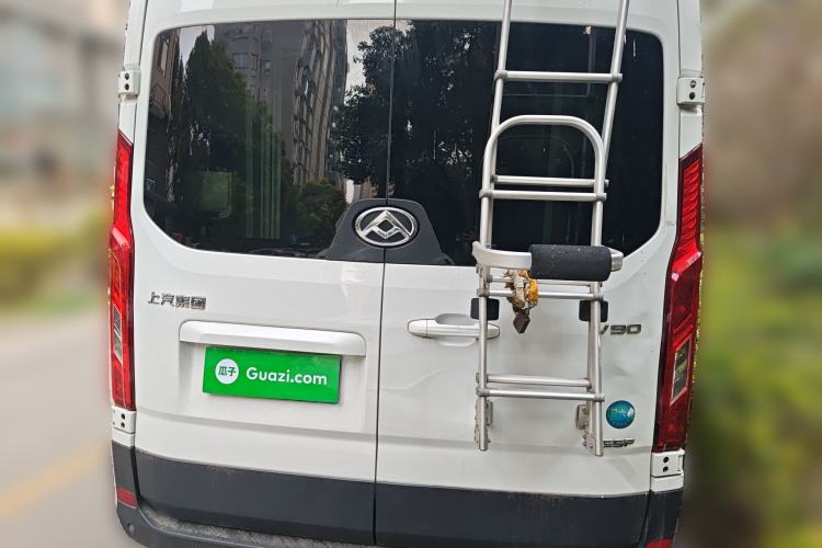 Used SAIC MAXUS Xintu V90 2022 2.0T Manual Zhiyun King Rear-Drive Long Wheelbase High-Roof with Single Rear Tire—6/7 Seats