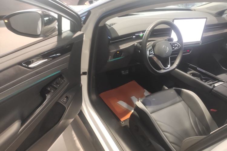 Used Volkswagen ID.7 VIZZION 2024 PRO Model Driver Seat