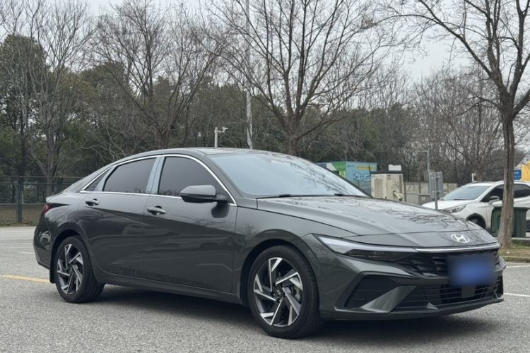 Used Hyundai Elantra 2023 1.5L CVT LUX Prestige Edition Exterior 4