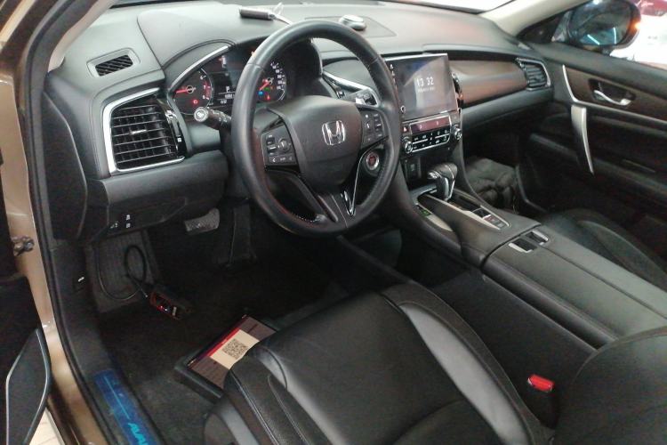 Used Honda Avancier 2017 240TURBO Two-Wheel Drive Luxury Edition Center Console