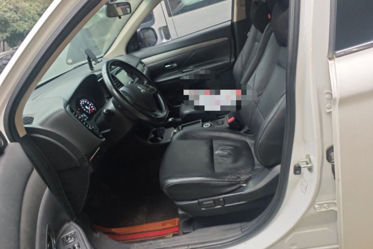 Used Mitsubishi Outlander 2014 2.4L 4x4 Deluxe Value Edition 5 Seats
