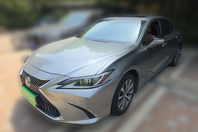 Used Lexus ES 2020 300h Premier Edition