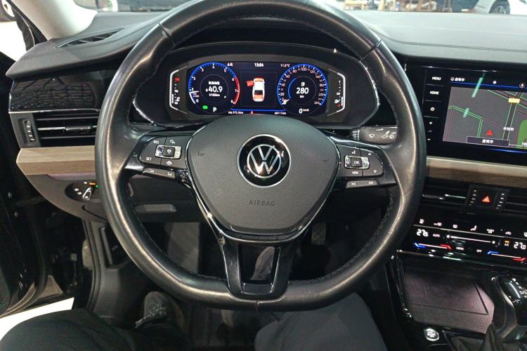 Used Volkswagen Passat 2020 Revised Version 330TSI Luxury Edition China VI Standard